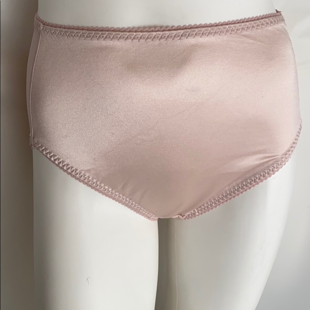 Vanity Fair blush pink nylon panty XL/8